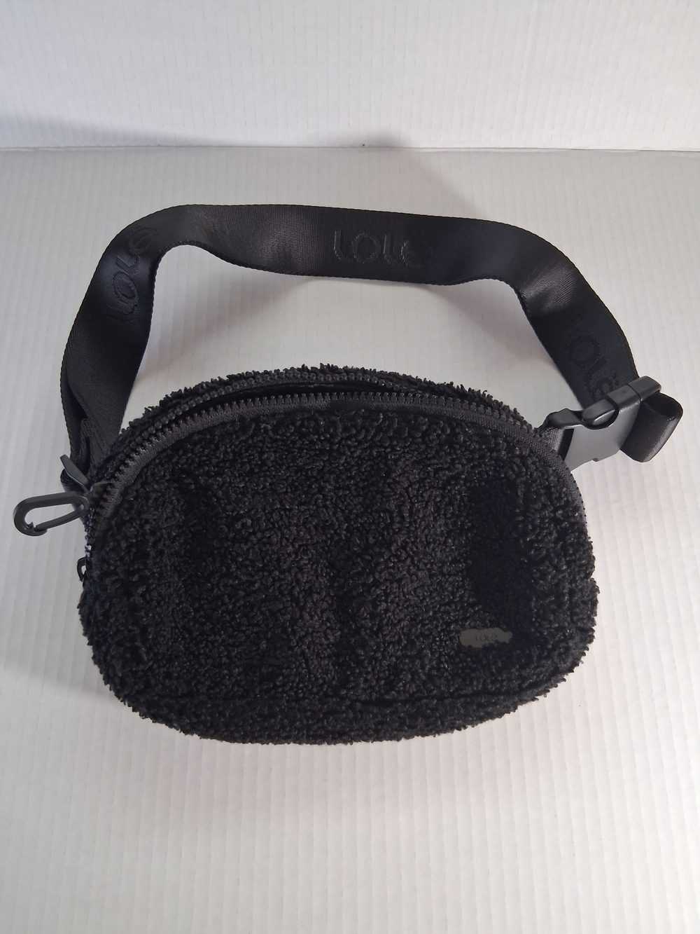 LOLË Sherpa Belt Bag Black Unisex Adjustable Strap